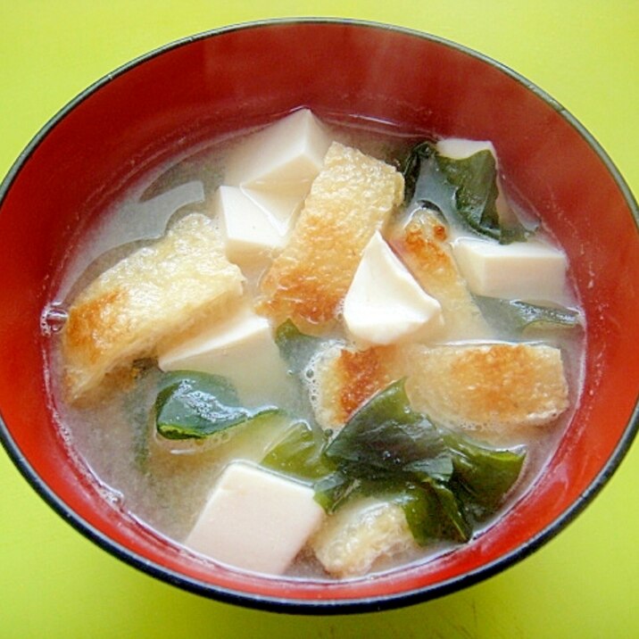 焼き油揚げと豆腐わかめの味噌汁 レシピ 作り方 By Mint74 楽天レシピ 焼き油揚げと豆腐わかめの味噌汁 レシピ 作り方 By Mint74 楽天レシピ